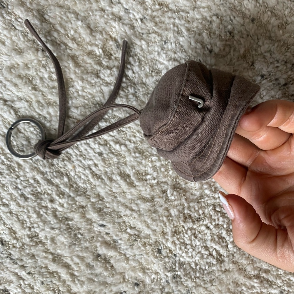 Jacquemus Bucket hat keychain